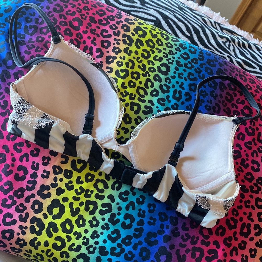 Bra - Picture 3 of 8